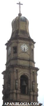 El llamado reloj del pueblo dispuesto en la torre de su Iglesia