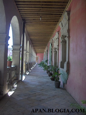 Por los pasillos de Tetlapayac han camiando grandes artistas durante los filmes de telenovelas, películas, videoclips, documentales y reportajes.